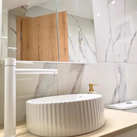 Anthouli Homes 1, Steps From And Centre Апартаменты *