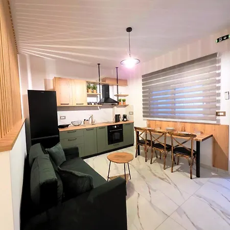 Anthouli Homes 1, Steps From And Centre