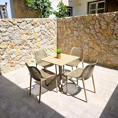 Anthouli Homes 1, Steps From And Centre *