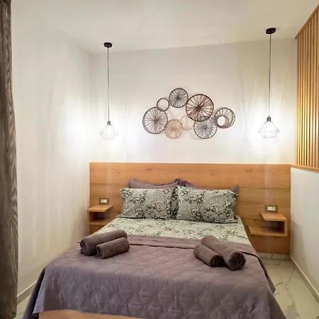 Anthouli Homes 1, Steps From And Centre Appartement *